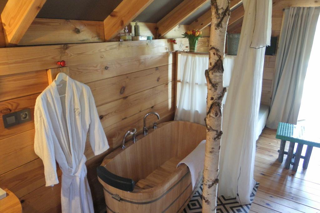 Les Volets Bleus Bed & Breakfast Арконг Екстериор снимка